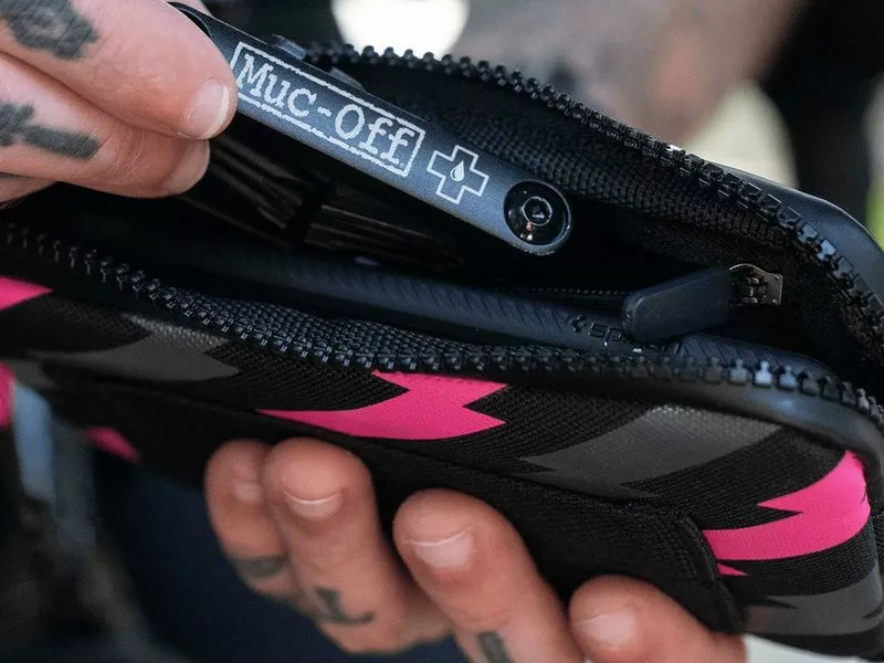 Muc-Off Essential Case - Imagen 2